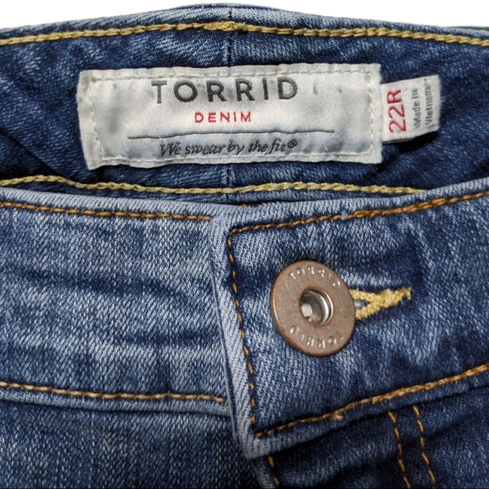 TORRID High Rise Stretch Skinny Jeans 22 - Picture 2 of 5
